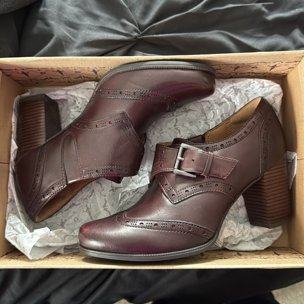 Clarks Women's Ciera Tide Platform Pump, Burgundy Leather, 7.5 M US New